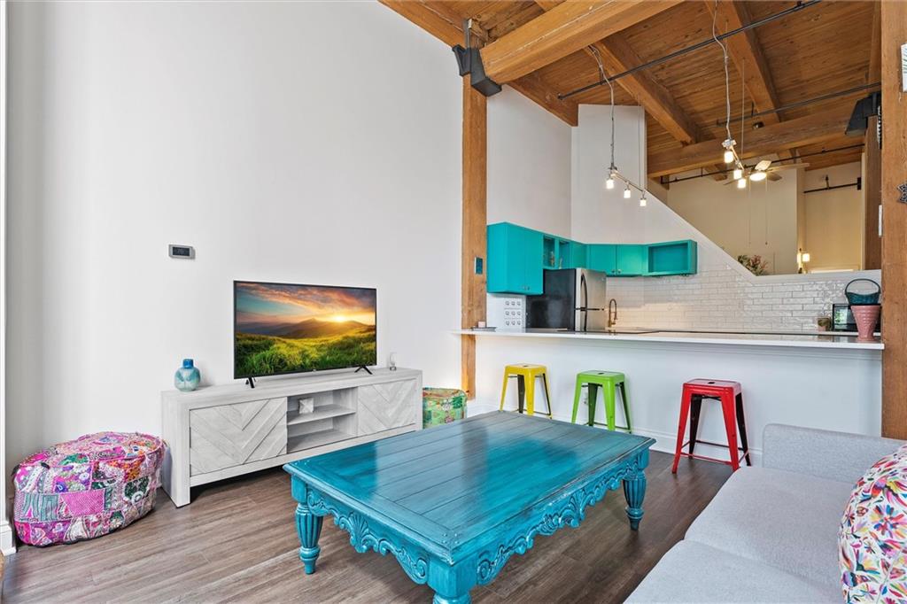 308 W 8th Street 207