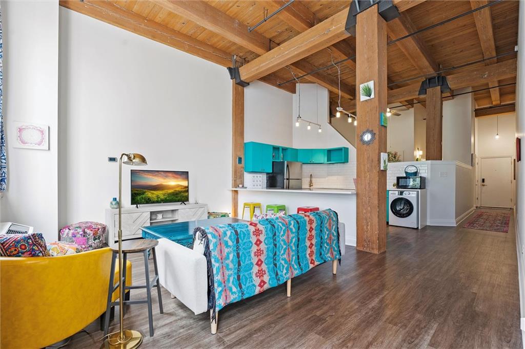 308 W 8th Street 207
