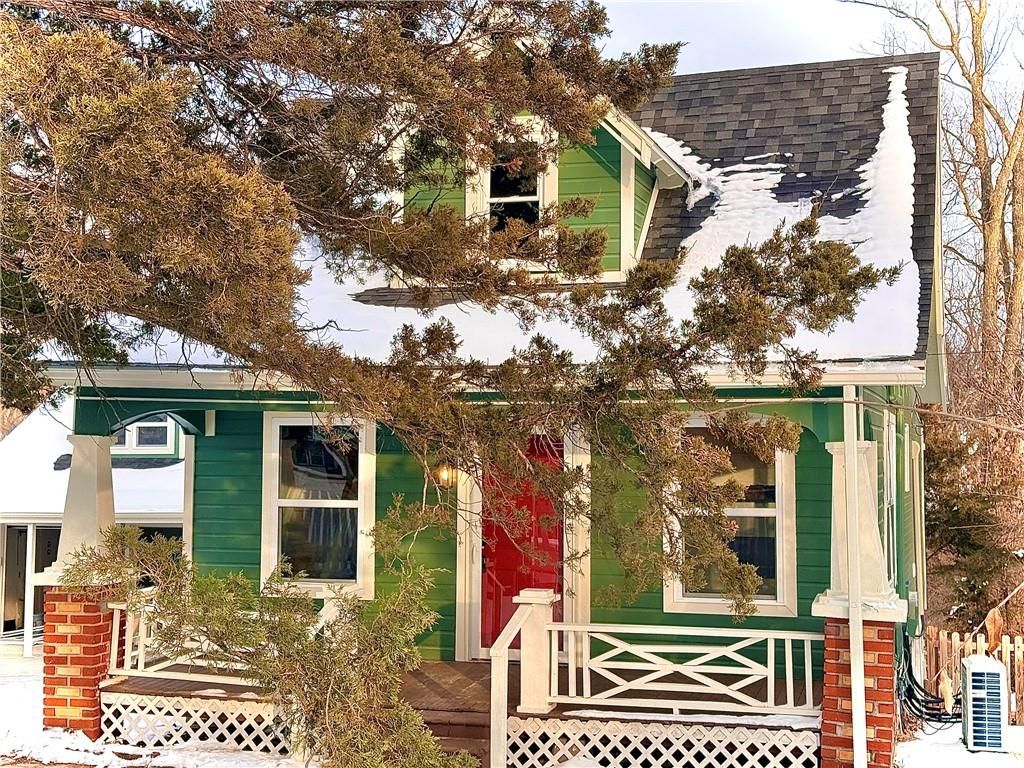 Photo of 4701 N Oakley Avenue, Kansas City, MO 64117 (MLS # 2598365)