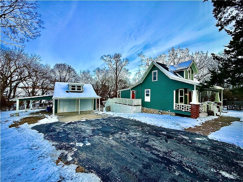 Photo of 4701 N Oakley Avenue, Kansas City, MO 64117 (MLS # 2598365)