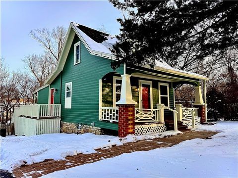 4701 N Oakley Avenue, Kansas City, MO 64117 - #: 2598365