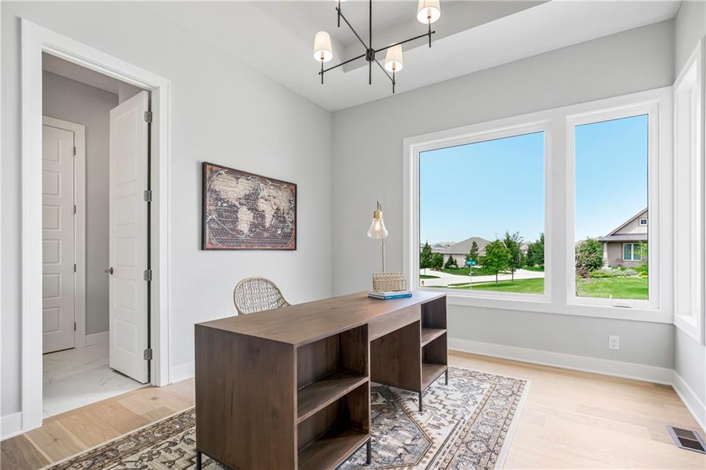 2513 W 177th Street