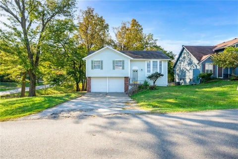 Photo of 5511 NE 50th Street, Kansas City, MO 64119 (MLS # 2647005)