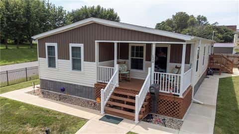 Photo of 120 S 17th Street, St Joseph, MO 64501 (MLS # 2638030)