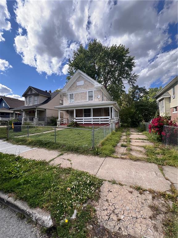 5224 E 8th Street