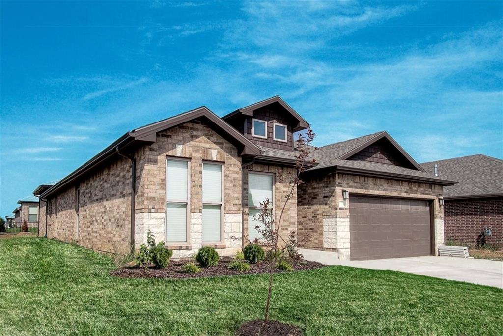 1640 N 157th Lane