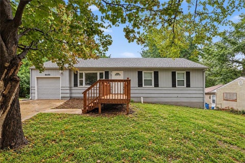 Photo of 8605 Spring Valley Road, Raytown, MO 64138 (MLS # 2642733)