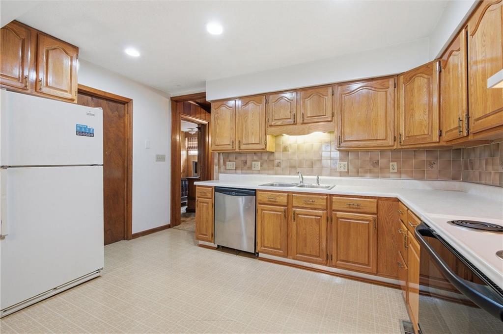 3914 Sunrise Drive