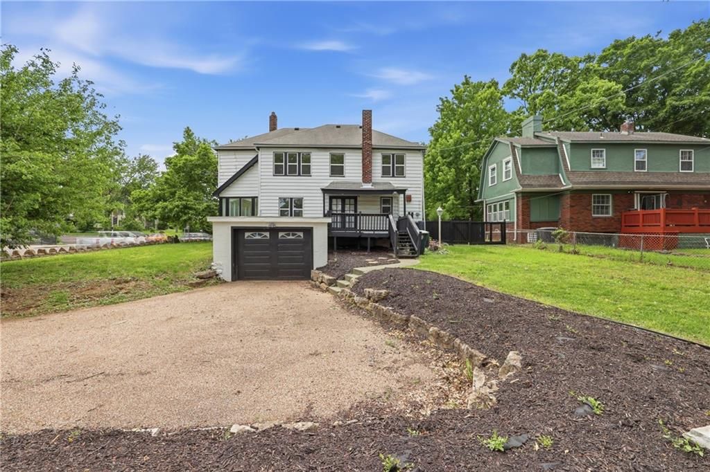 Photo of 800 Valentine Road, Kansas City, MO 64111 (MLS # 2618761)