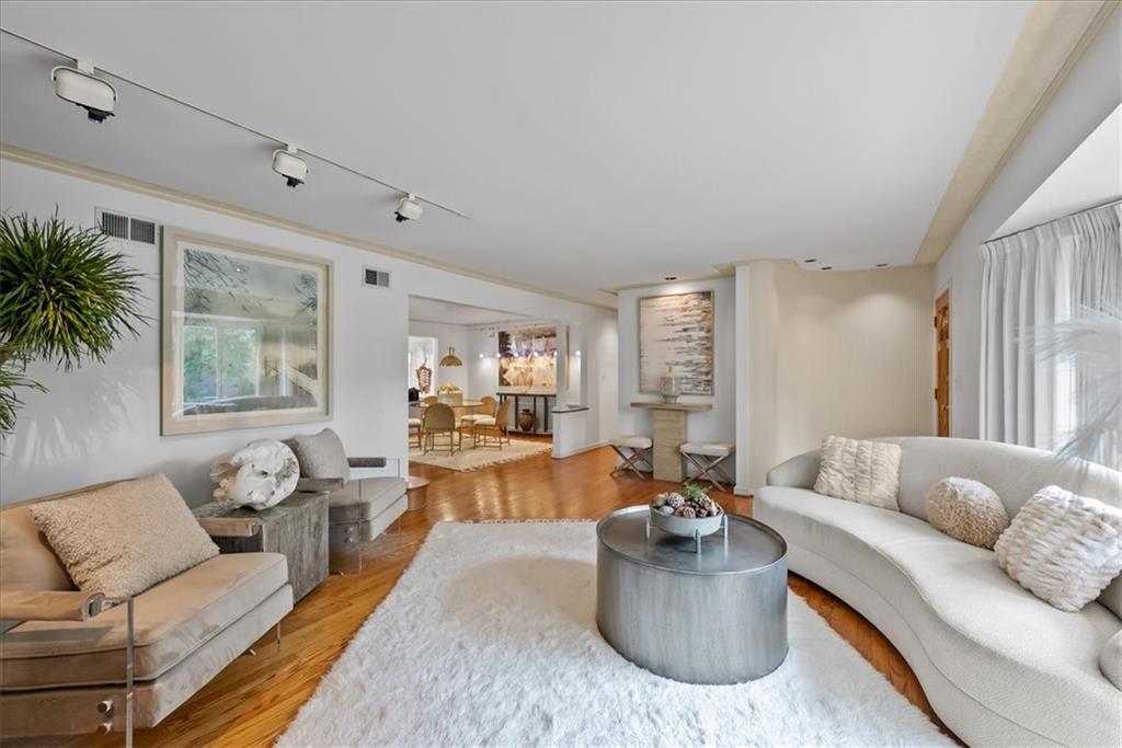 5401 Windsor Lane