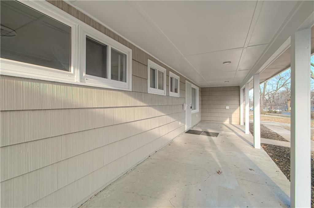 Photo of 7304 E 109th Terrace, Kansas City, MO 64134 (MLS # 2592520)