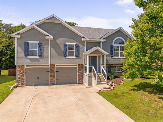 9025 SW 10TH ST, LEES SUMMIT, MO 64064 - Image 829e39478e37301a89a0a3d2ced09929/758896573