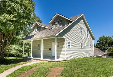 Photo of 811 Powell Street, St Joseph, MO 64501 (MLS # 2636723)