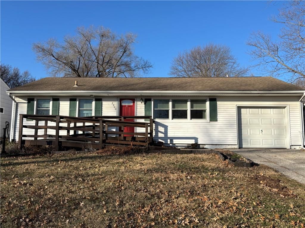 Photo of 2900 S Appleton Avenue, Independence, MO 64052 (MLS # 2592211)