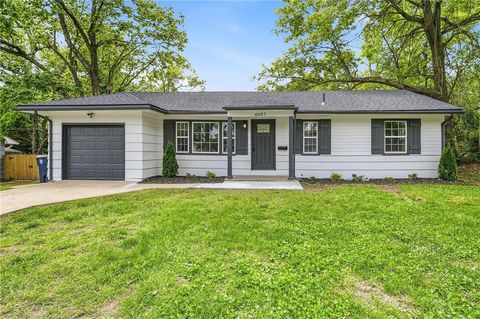 Photo of 4607 E 112th Terrace, Kansas City, MO 64137 (MLS # 2617853)