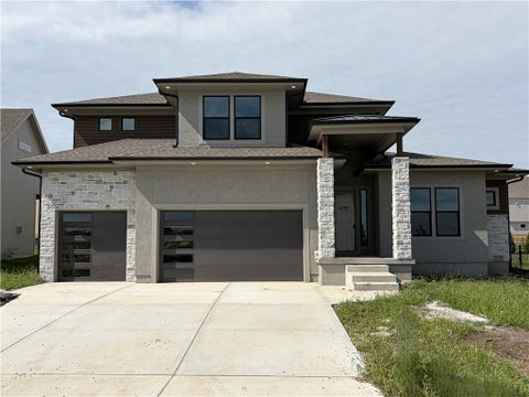 Photo of 17210 S Heatherwood Street, Olathe, KS 66062 (MLS # 2636277)