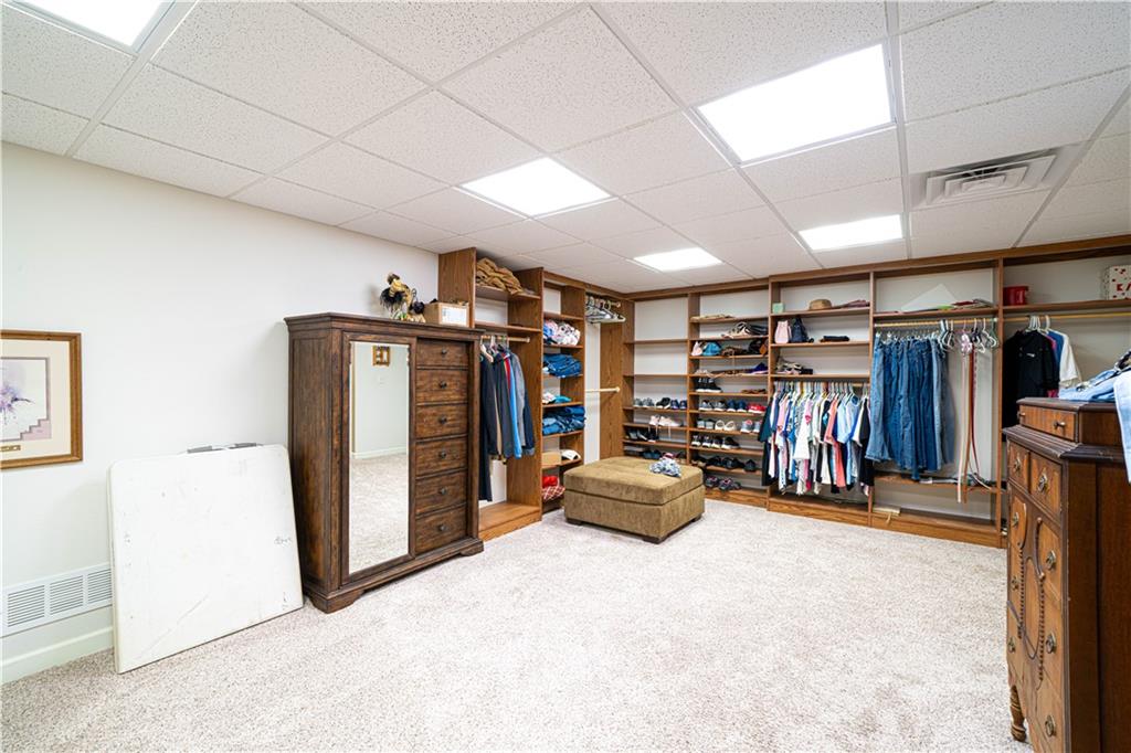 St Joseph, Missouri 64504, United States, 3 Bedrooms Bedrooms, ,4 BathroomsBathrooms,Residential,Active,201410