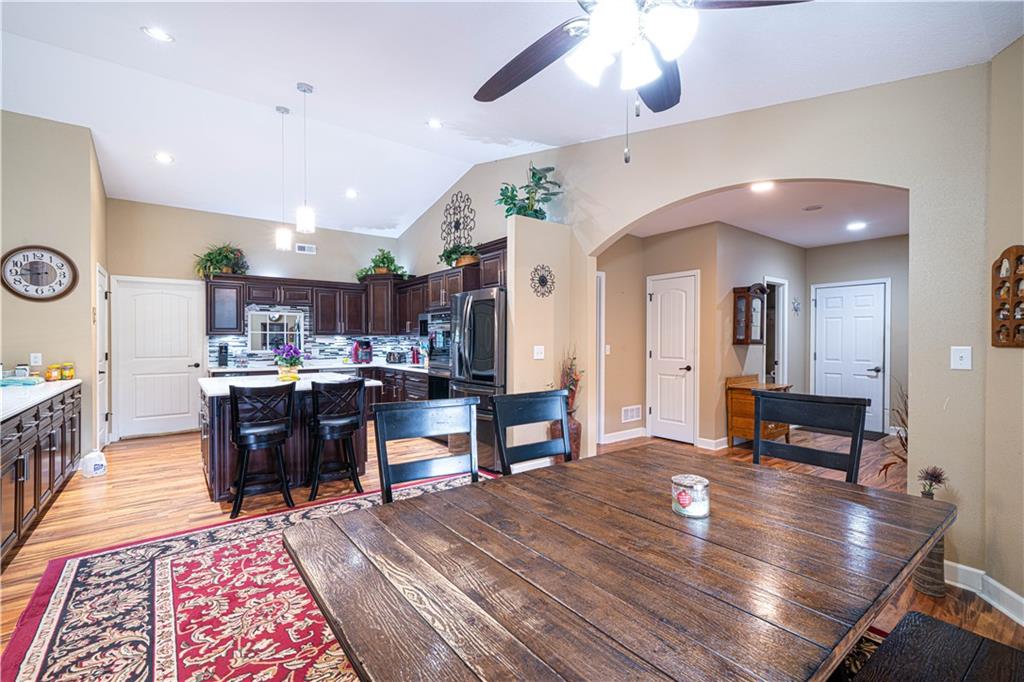 St Joseph, Missouri 64504, United States, 3 Bedrooms Bedrooms, ,4 BathroomsBathrooms,Residential,Active,201410