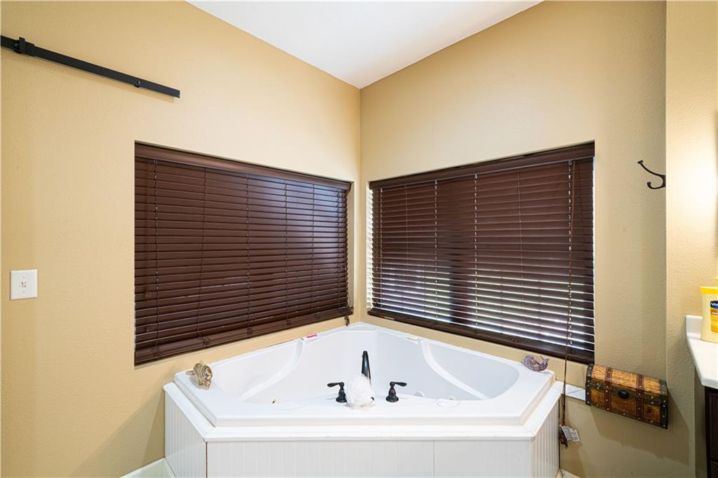 St Joseph, Missouri 64504, United States, 3 Bedrooms Bedrooms, ,4 BathroomsBathrooms,Residential,Active,201410