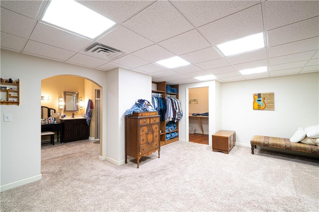 St Joseph, Missouri 64504, United States, 3 Bedrooms Bedrooms, ,4 BathroomsBathrooms,Residential,Active,201410