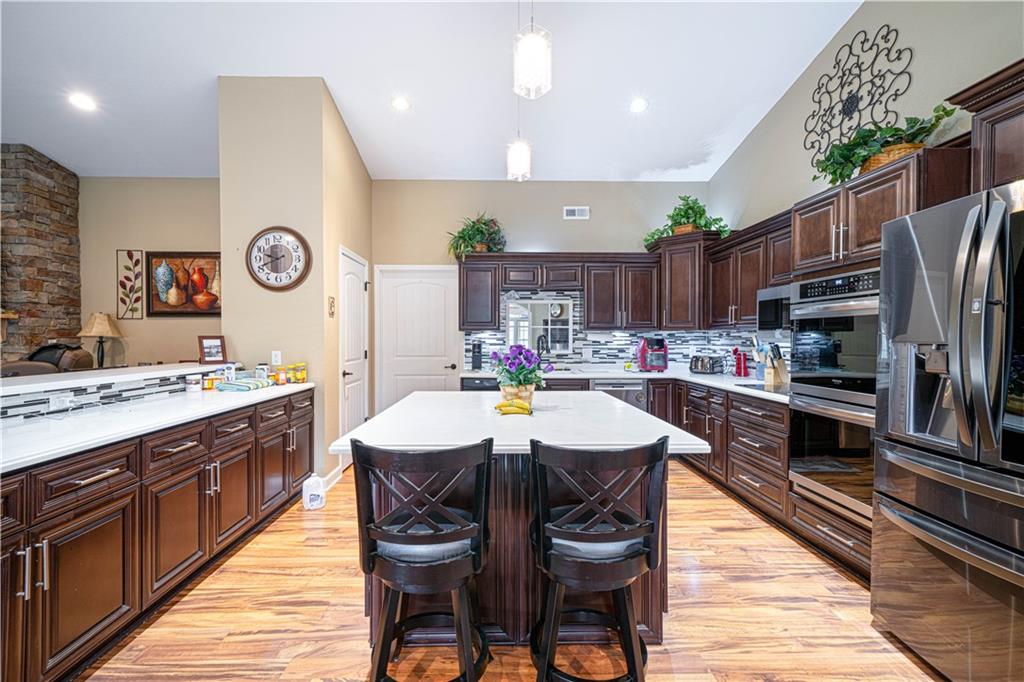 St Joseph, Missouri 64504, United States, 3 Bedrooms Bedrooms, ,4 BathroomsBathrooms,Residential,Active,201410