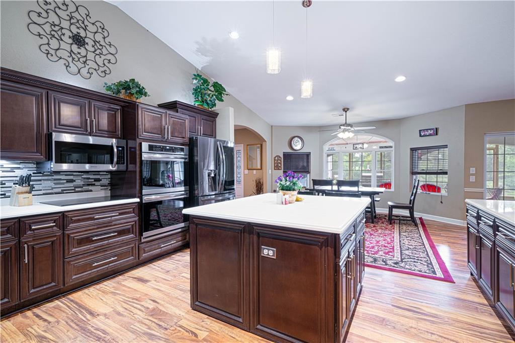 St Joseph, Missouri 64504, United States, 3 Bedrooms Bedrooms, ,4 BathroomsBathrooms,Residential,Active,201410