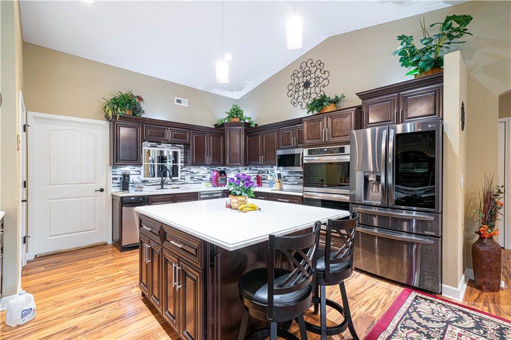 St Joseph, Missouri 64504, United States, 3 Bedrooms Bedrooms, ,4 BathroomsBathrooms,Residential,Active,201410