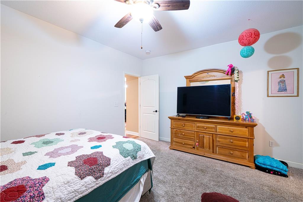 St Joseph, Missouri 64504, United States, 3 Bedrooms Bedrooms, ,4 BathroomsBathrooms,Residential,Active,201410