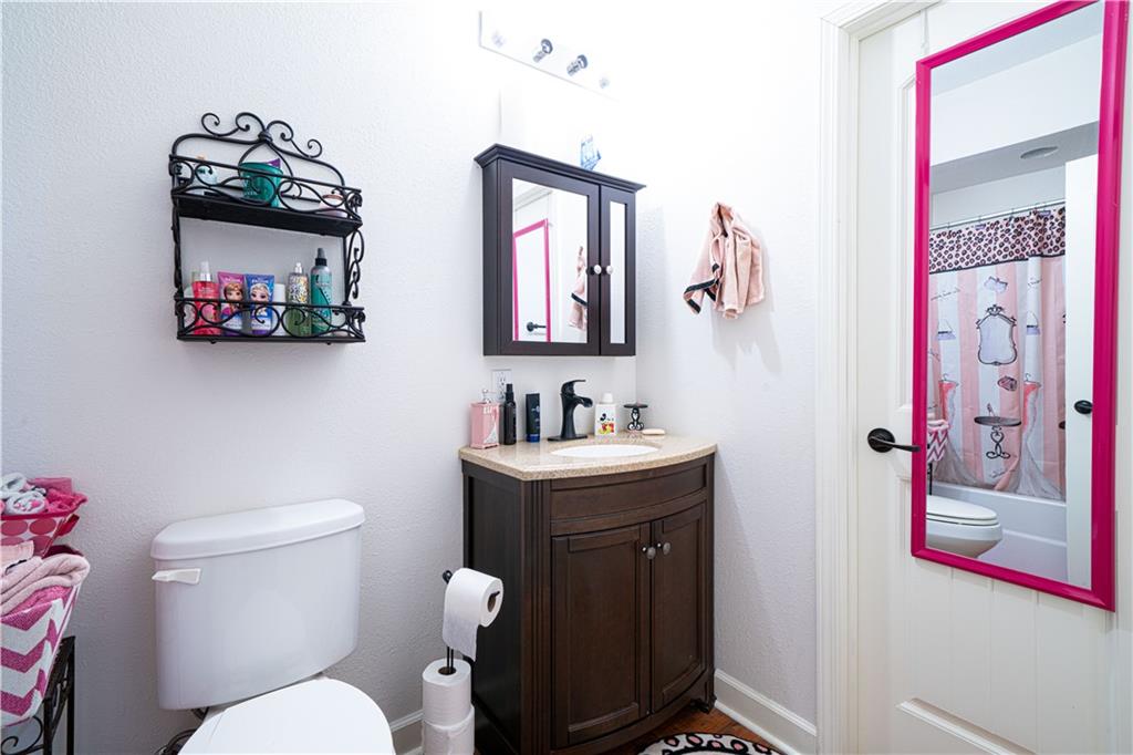 St Joseph, Missouri 64504, United States, 3 Bedrooms Bedrooms, ,4 BathroomsBathrooms,Residential,Active,201410