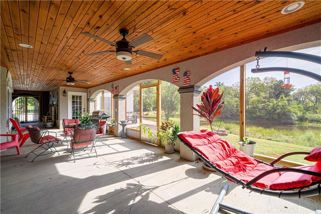 St Joseph, Missouri 64504, United States, 3 Bedrooms Bedrooms, ,4 BathroomsBathrooms,Residential,Active,201410