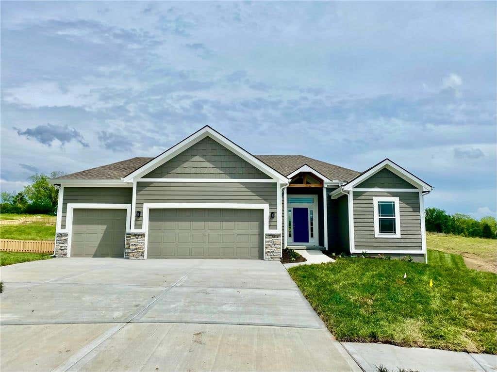 Photo of 512 Skyview Lane, Liberty, MO 64068 (MLS # 2634082)