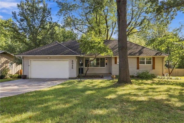 8025 DEARBORN DR, PRAIRIE VILLAGE, KS 66208 - Image 83296045e6aac0d09f3dcafdadbb3aaa/1670979351
