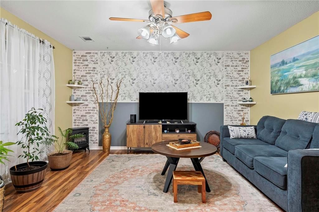 Photo of 2405 NE 68th Street, Gladstone, MO 64118 (MLS # 2607518)