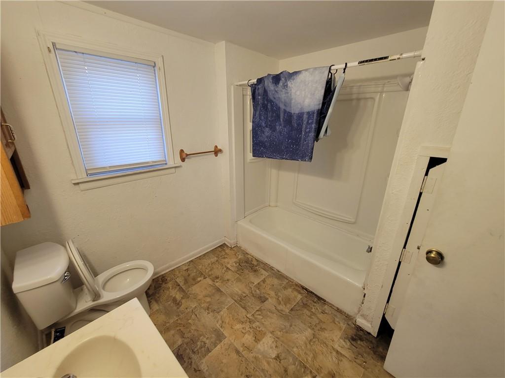 St Joseph, Missouri 64504, United States, 2 Bedrooms Bedrooms, ,1 BathroomBathrooms,Residential,Active,96038