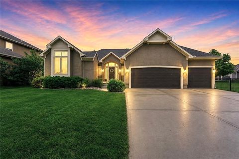 Photo of 11260 S Whitehall Street, Olathe, KS 66061 (MLS # 2621220)