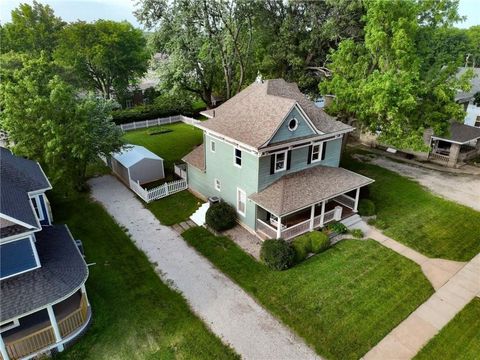 Photo of 416 Miami Street, Hiawatha, KS 66434 (MLS # 2629601)