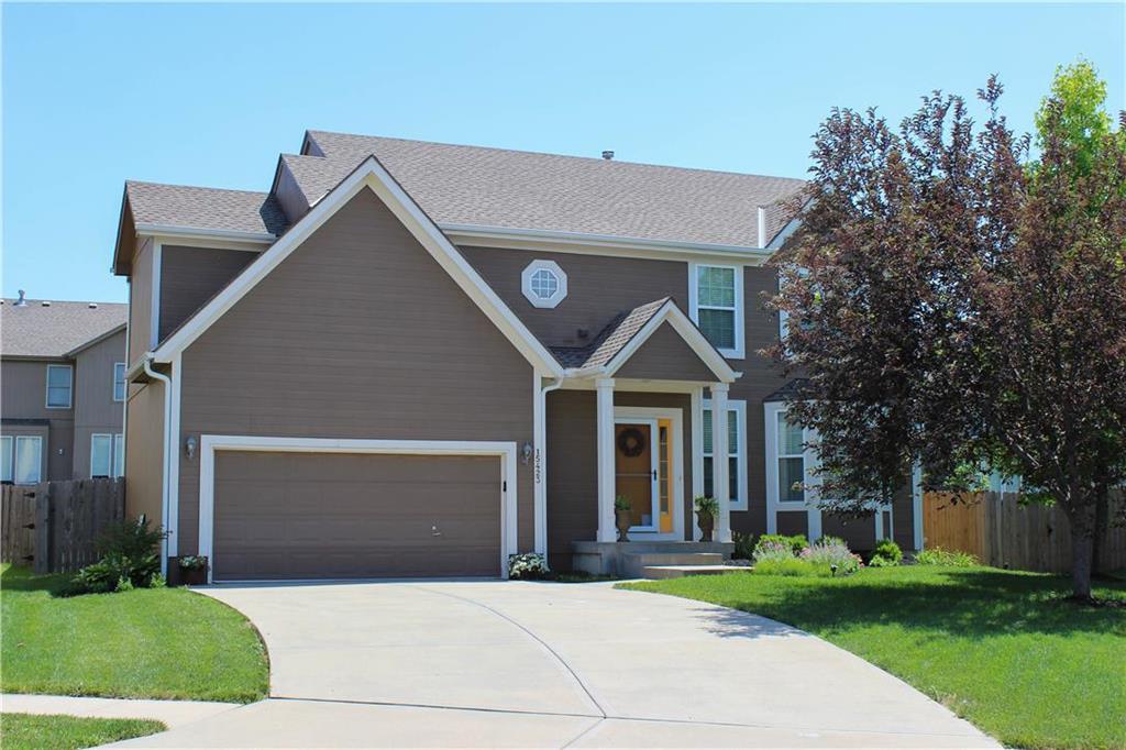 Photo 1 of 18 — 15423 S Hillside Street, Olathe, KS 66062