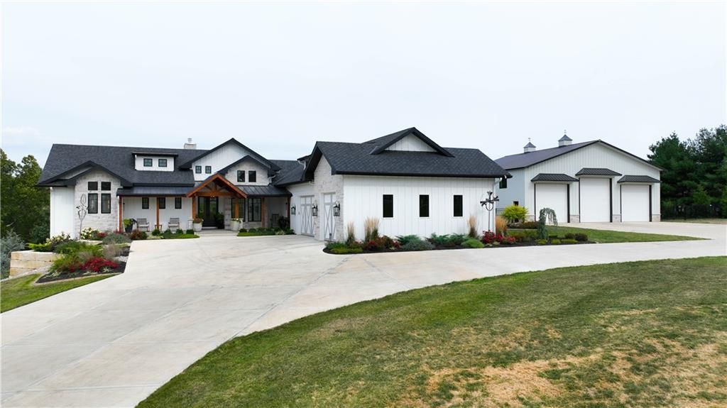Photo of 10615 Lancaster Road, Liberty, MO 64068 (MLS # 2575244)