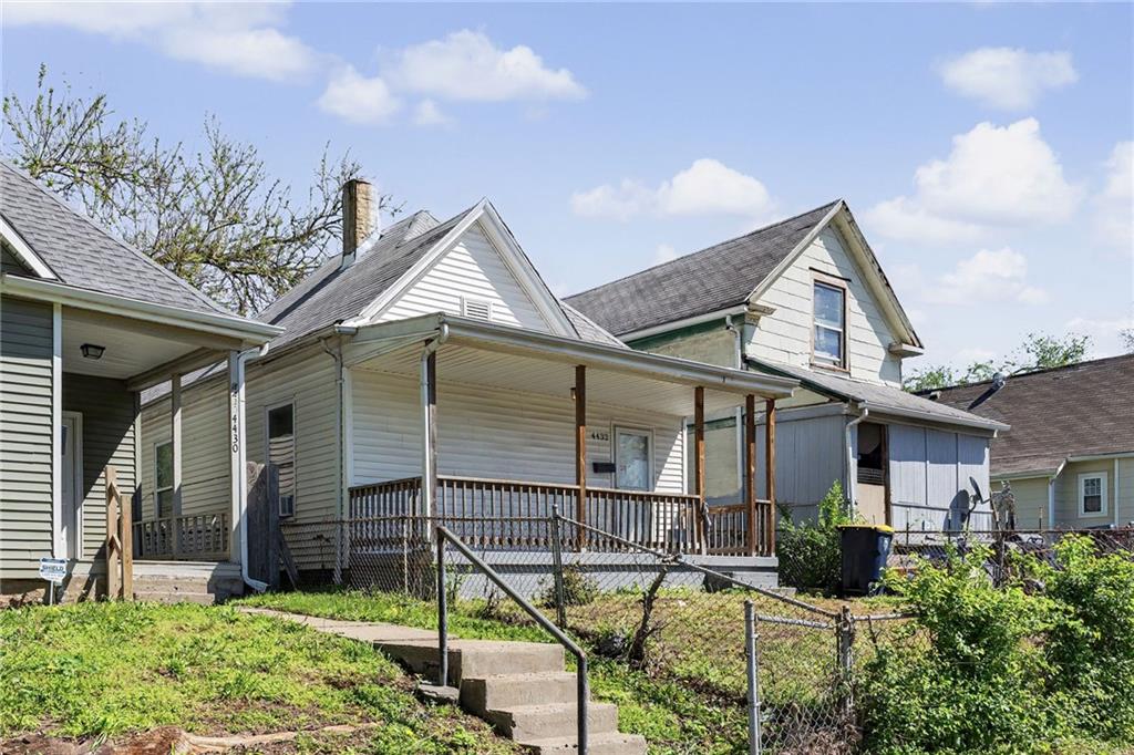 4432 E 10th Street