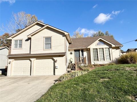 1107 S 14th Street Leavenworth KS 66048