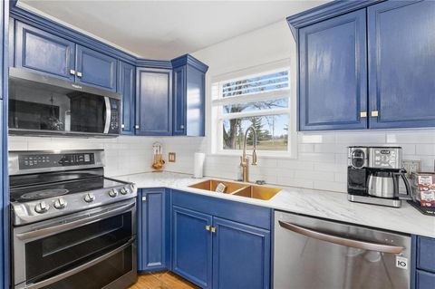 8890 Lexington Avenue, De Soto, KS 66018 - MLS#: 2581890