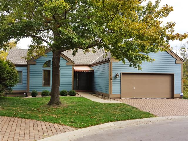 Photo 1 of 25 — 427 Seaport Circle, Liberty, MO 64068
