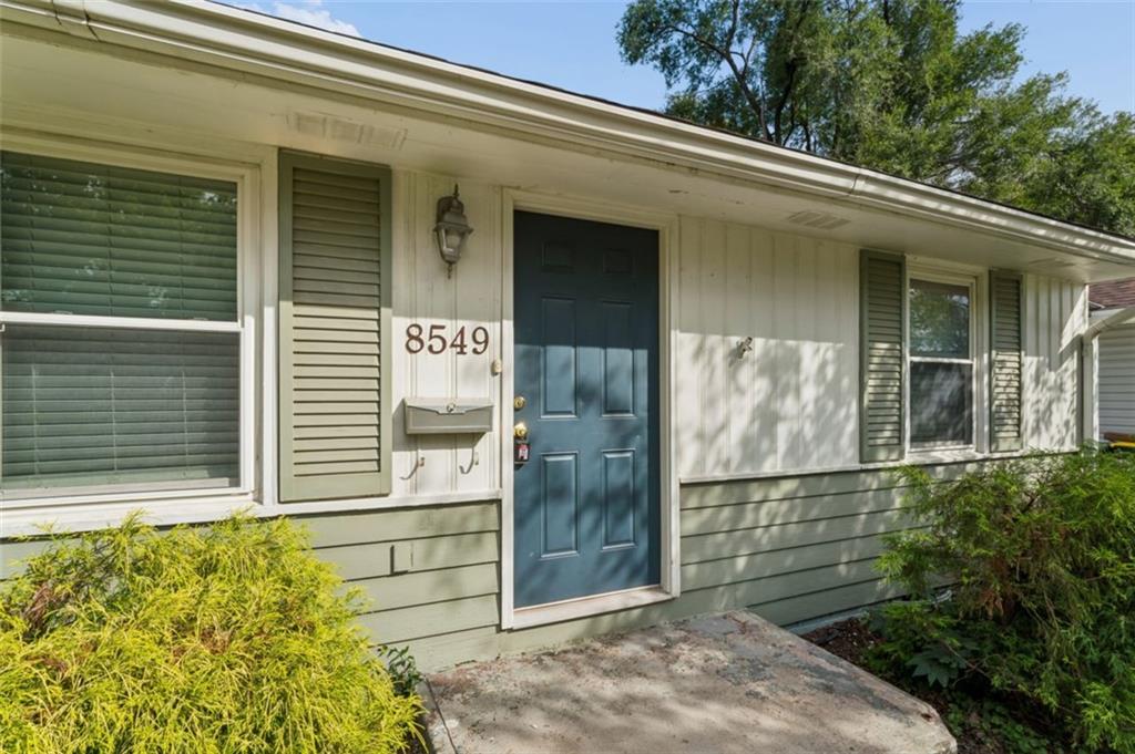 8549 Wornall Road