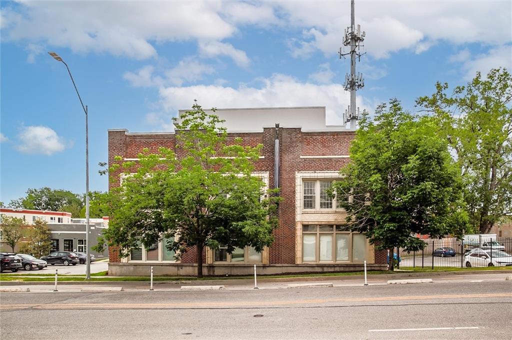 3001 Gillham Road 205