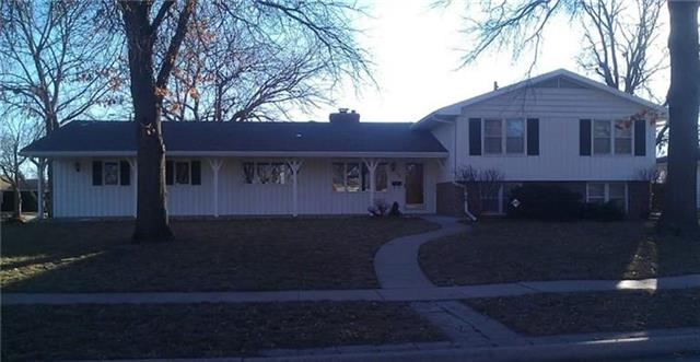 Photo 1 of 18 — 1900 SW Navajo Lane, Topeka, KS 66604