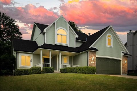 Photo of 2408 S Ponca Avenue, Independence, MO 64057 (MLS # 2617767)
