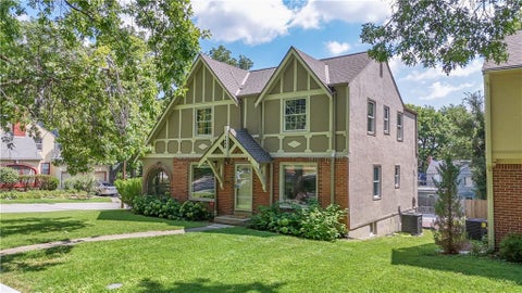Photo of 7403 Campbell Street, Kansas City, MO 64131 (MLS # 2635622)