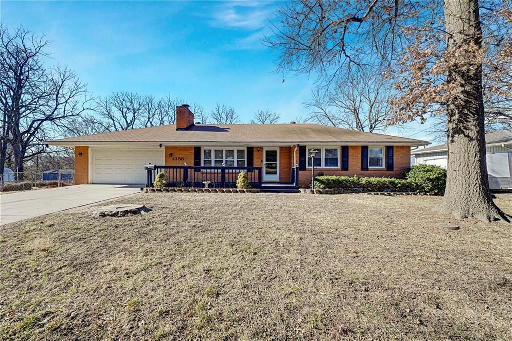 Photo of 1358 S Delaware Avenue, Independence, MO 64055 (MLS # 2598607)