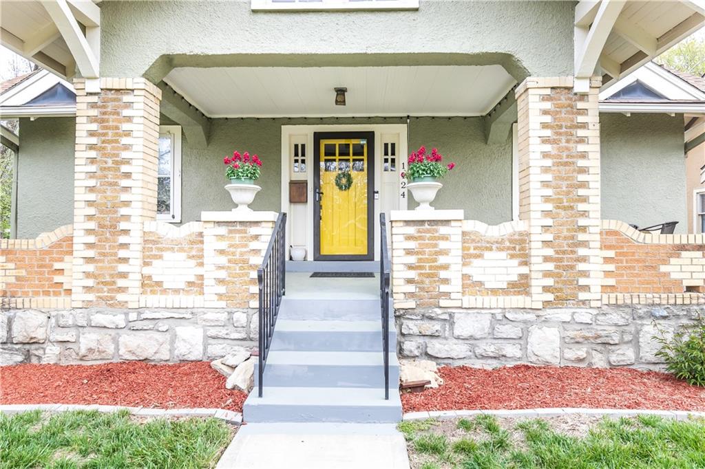 1124 W 75th Terrace
