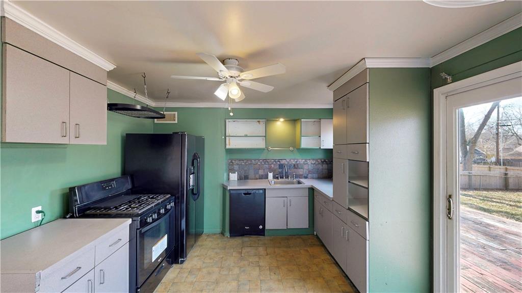 7712 Robinson Street